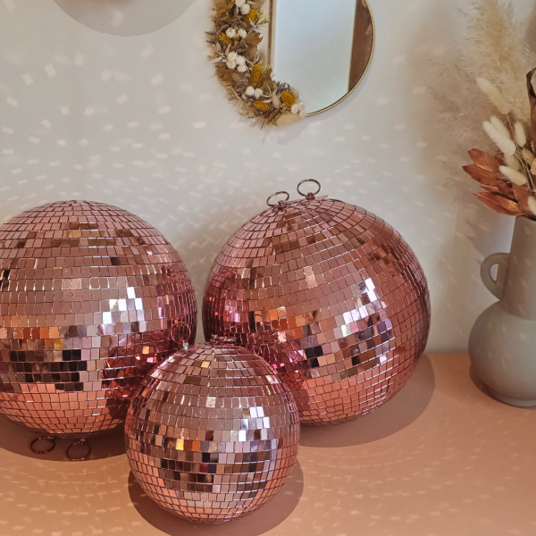 Boules à facettes roses