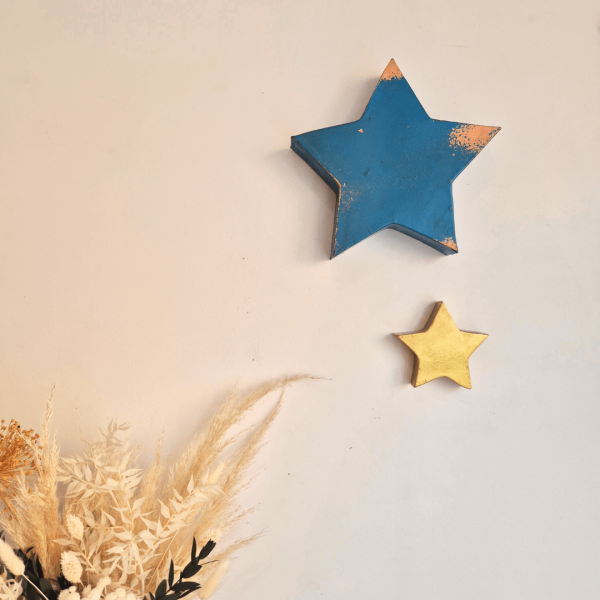 Grande étoile en métal bleu