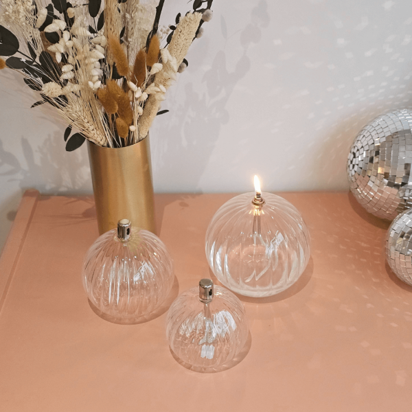 Lampes à huile sphériques striées