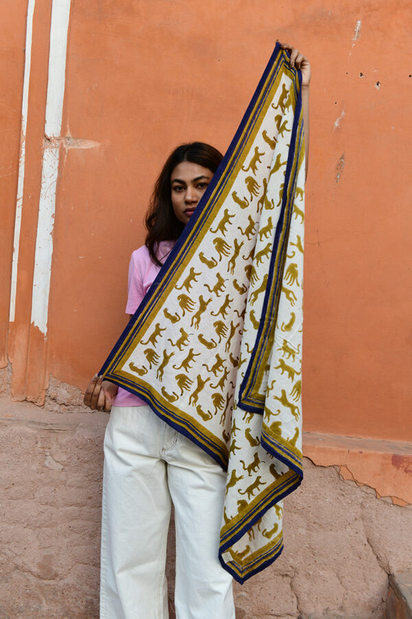 Grand foulard FAUVE Tabac – Image 4