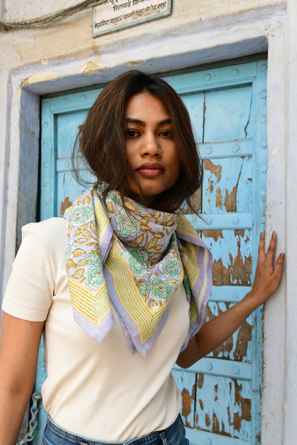 Grand foulard N° 113 Bleu clair