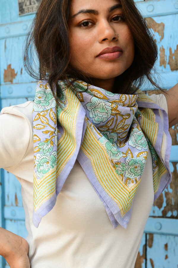 Grand foulard N° 113 Bleu clair – Image 4