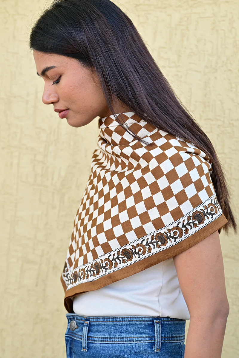 Grand foulard CHECKS Bistre – Image 2