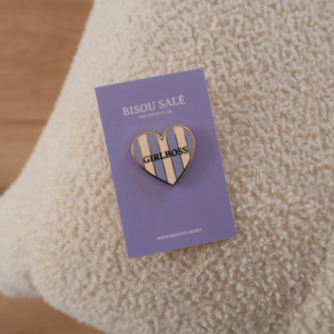Pin's Coeur rayures girlboss