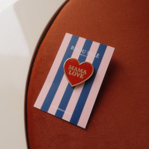 Pin's Coeur rouge Mama love