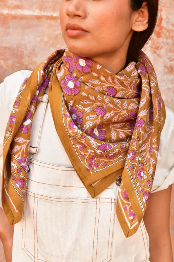 Grand foulard N°115 Caramel – Image 3