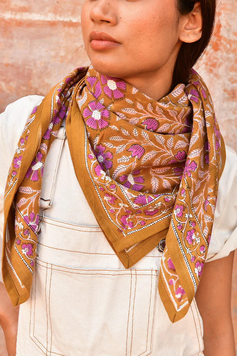 Grand foulard N°115 Caramel – Image 3