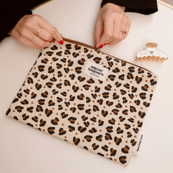 Pochette plate léopard cœur "Amour toujours"