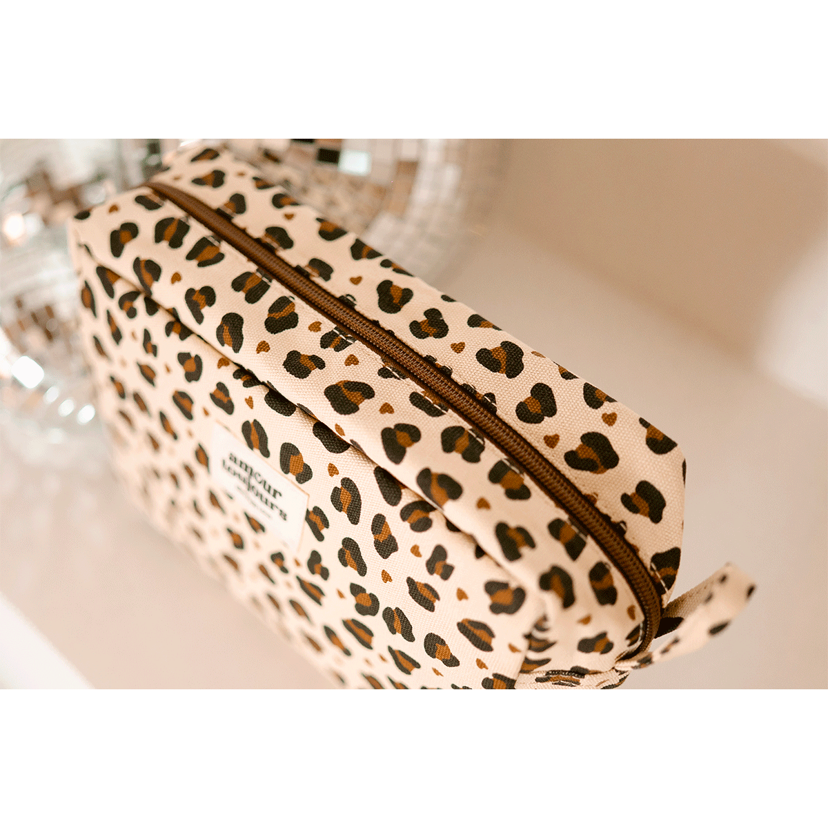 Trousse de toilette léopard coeur amour toujours – Image 3