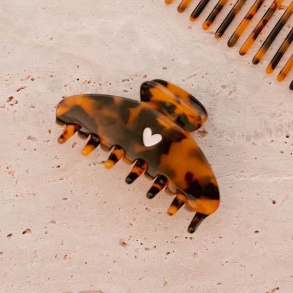 Petite pince à cheveux léopard cœur