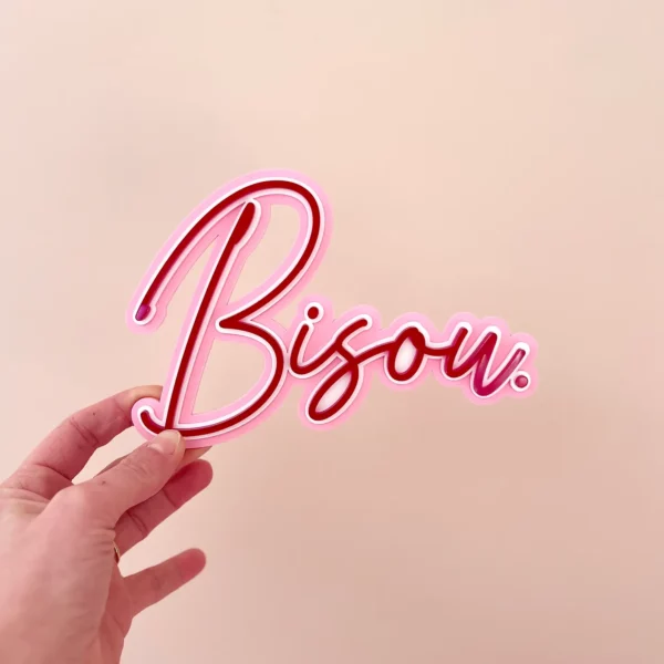 Enseigne murale plexiglas Bisou.