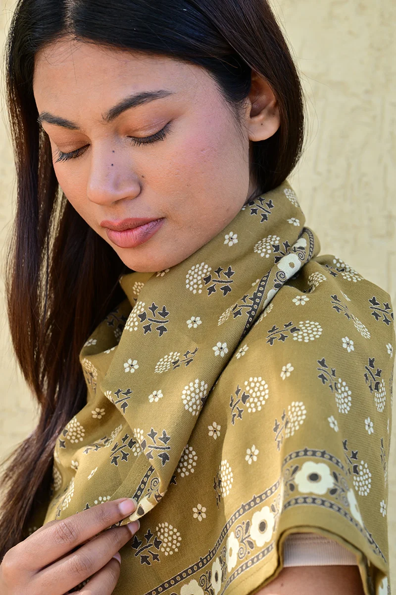 Grand foulard ANASTASE Bistre – Image 2