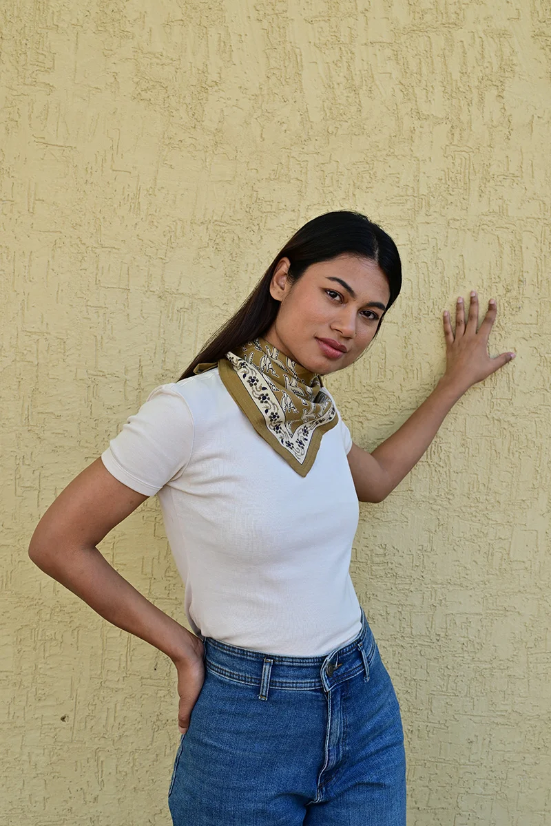 Petit foulard MERCURE Bistre – Image 2