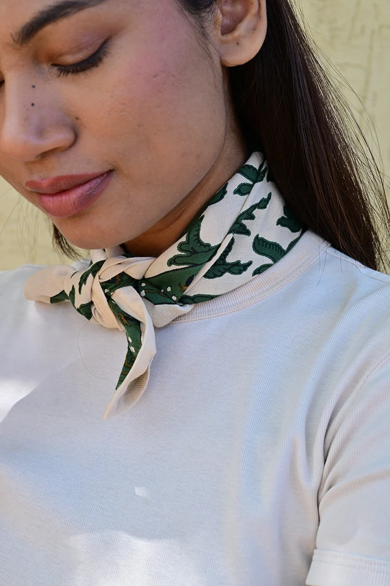 Petit foulard MERCURE Forêt – Image 2